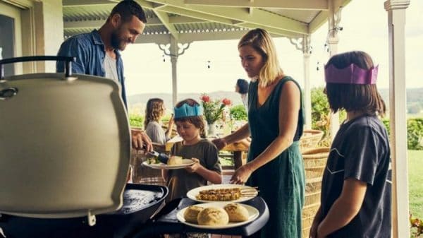 Moving Overseas – Let’s Talk Etiquette Moving Overseas - Let's Talk Etiquette